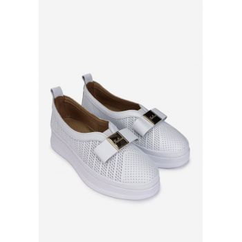 Pantofi dama  albi din piele naturala cu ornament