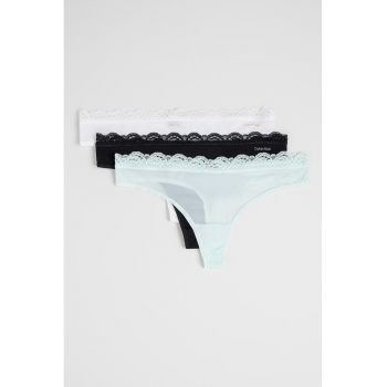 Set de chiloti tanga cu dantela - 3 perechi