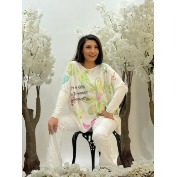 Bluza alba cu floare si fluturi