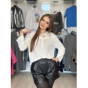 Bluza alba cu snur in fata