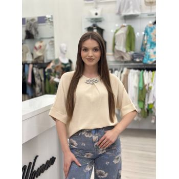 Bluza bej cu accesoriu pietricele