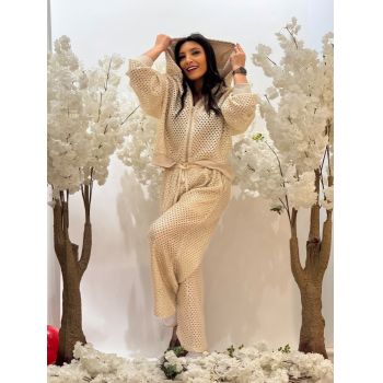 Pantaloni aurii perforati
