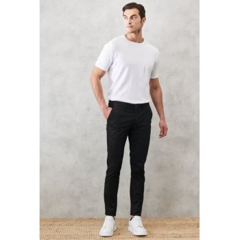 Pantaloni chino slim fit cu talie medie