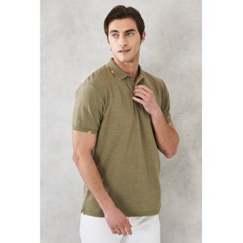 Tricou polo slim fit cu fenta cu nasturi
