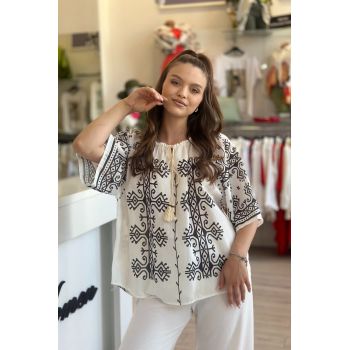 Bluza tip ie cu maneca trei sfert si imprimeu negru