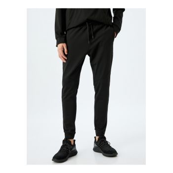 Pantaloni de trening slim-fit cu snur