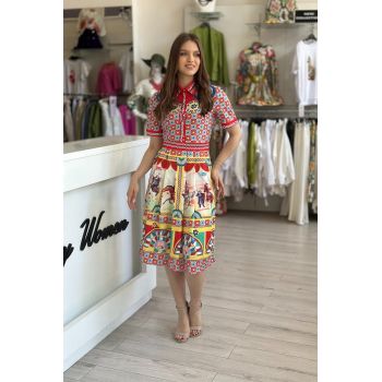 Rochie midi pe fond bej cu imprimeu istoric