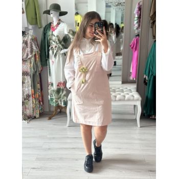 Rochita scurta roz pal tip sarafan cu brosa floare crosetata