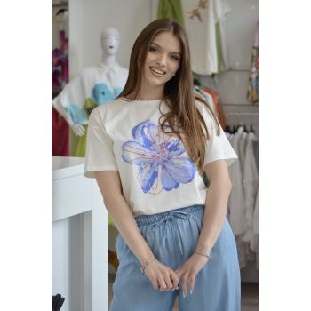 Tricou alb din bumbac cu imprimeu floare si pietricele roz