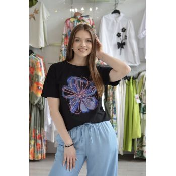 Tricou negru din bumbac cu imprimeu floare si pietricele roz