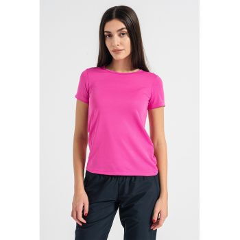 Tricou pentru trekking si drumetii