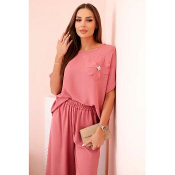 Set de bluza cu maneci scurte si detaliu floral si pantaloni -