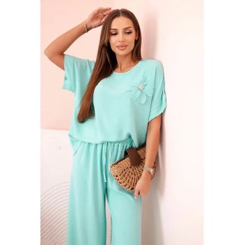 Set de bluza cu maneci scurte si detaliu floral si pantaloni -