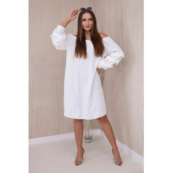 Rochie cu decupaj pe umeri -