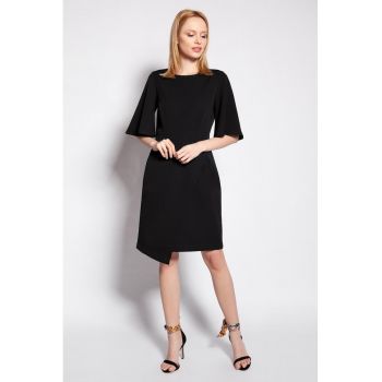 Rochie cu maneci ample si croiala asimetrica