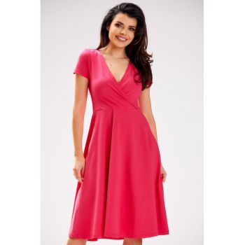 Rochie midi cu maneci scurte si model petrecut -