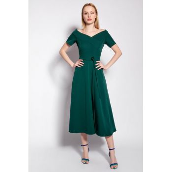 Rochie midi cu partea de jos evazata si model uni -