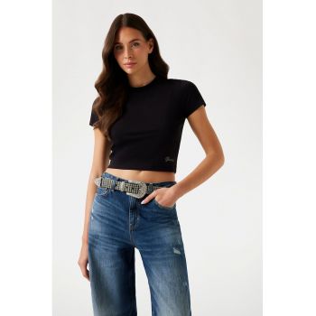Tricou crop slim fit cu logo din strasuri ieftin