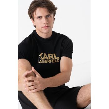 Tricou cu decolteu la baza gatului si imprimeu logo