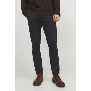 Pantaloni chino cu buzunare oblice