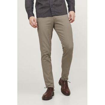 Pantaloni chino cu talie medie