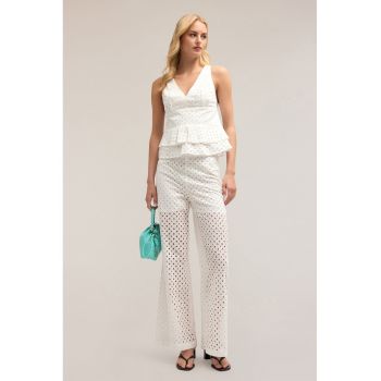 Pantaloni cu croiala ampla si broderie din dantela sangallo