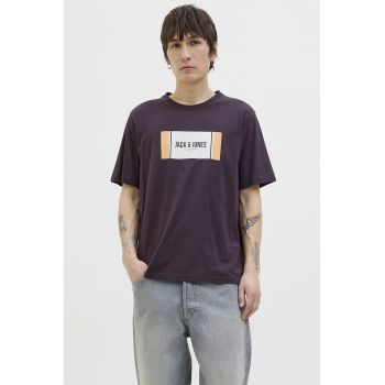 Tricou cu decolteu la baza gatului si imprimeu logo
