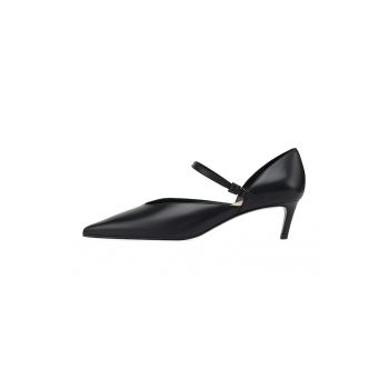 Pantofi din piele cu varf ascutit