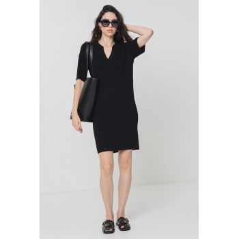 Rochie dreapta cu guler