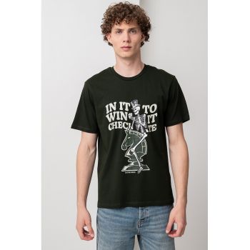 Tricou cu decolteu la baza gatului si imprimeu