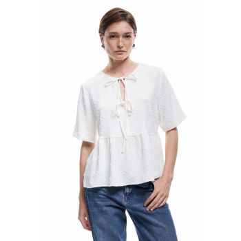 Bluza cu broderie si prindere frontala