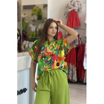 Bluza din vascoza cu imprimeu multicolor pe fond verde