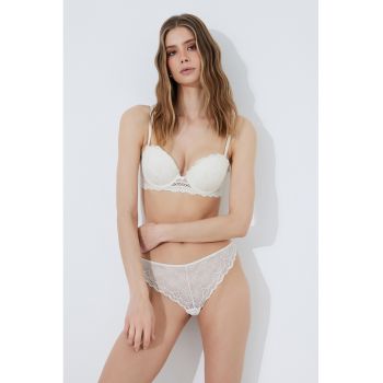 Chiloti cu model cu perforatii