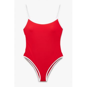 Costum de baie intreg cu terminatii contrastante