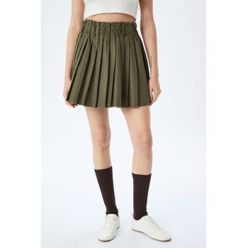 Fusta mini cu pliuri si talie inalta