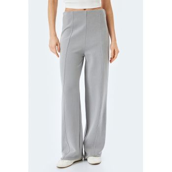 Pantaloni evazati cu talie inalta