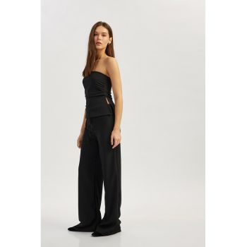 Pantaloni lungi cu model uni si croiala ampla