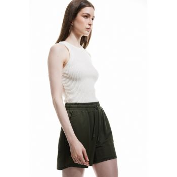 Pantaloni scurti cu talie inalta si model uni