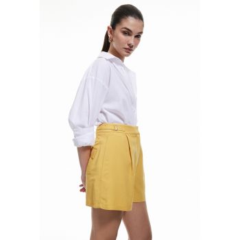 Pantaloni scurti din amestec de in cu catarame laterale ajustabile
