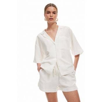 Pantaloni scurti din amestec de in cu snur de ajustare