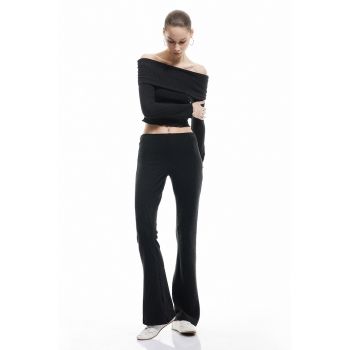 Pantaloni slim fit cu talie medie