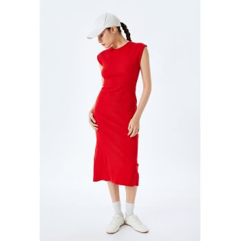 Rochie cambrata striata cu slit pe spate