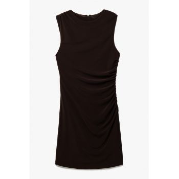 Rochie mini cambrata cu detaliu drapat