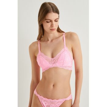 Sutien cu cupe triunghiulare si strat exterior de dantela