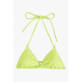 Sutien de baie cu cupe triunghiulare