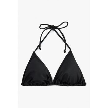 Sutien de baie cu cupe triunghiulare