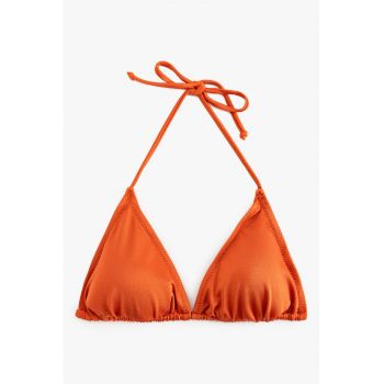 Sutien de baie cu model uni si cupe triunghiulare