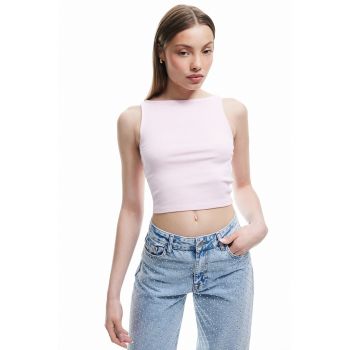 Top crop cu decolteu barcuta