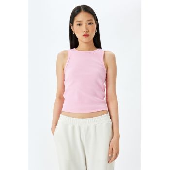 Top crop cu decolteu rotund