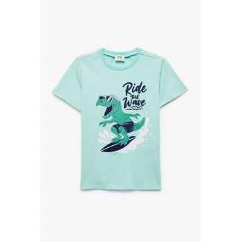 Tricou cu decolteu la baza gatului si imprimeu